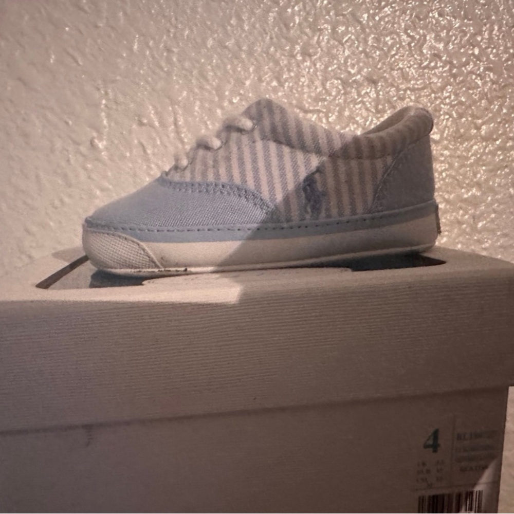 Crib shoes